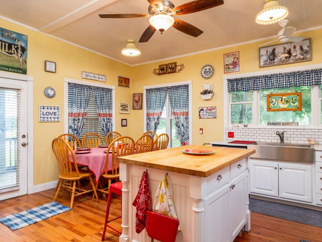 1065 Private Road 7041, Elgin, TX 78621