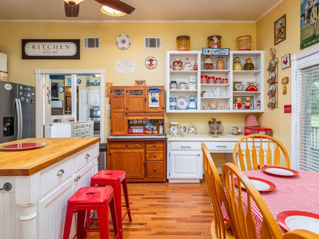 1065 Private Road 7041, Elgin, TX 78621