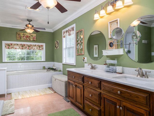 1065 Private Road 7041, Elgin, TX 78621