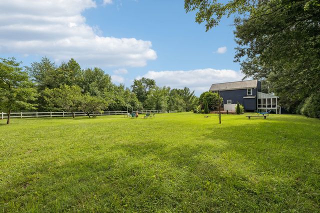 2413 Yearwood Ave, Murfreesboro, TN 37130
