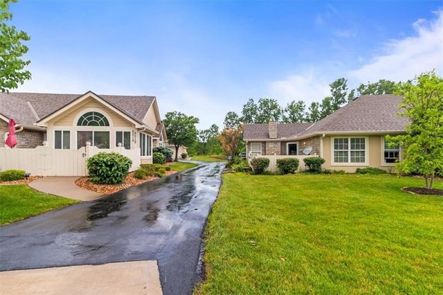 6014 Kensington Court 15C, Lee's Summit, MO 64064