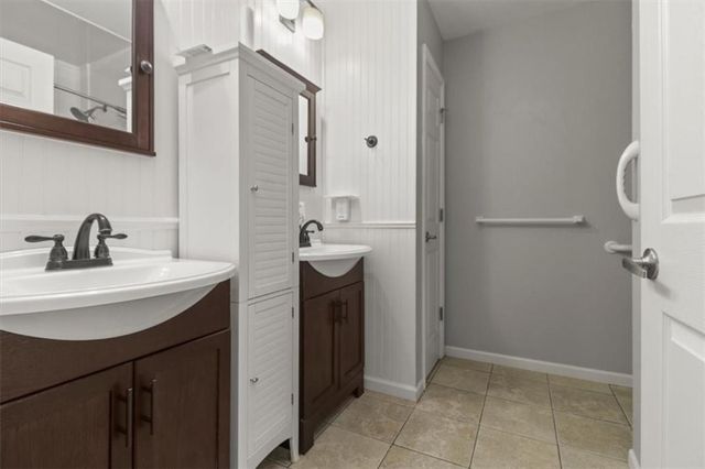 6014 Kensington Court 15C, Lee's Summit, MO 64064
