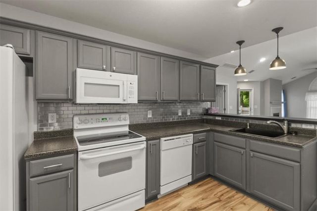 6014 Kensington Court 15C, Lee's Summit, MO 64064