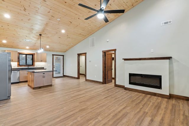 307 Ross Road, Mineral Bluff, GA 30559