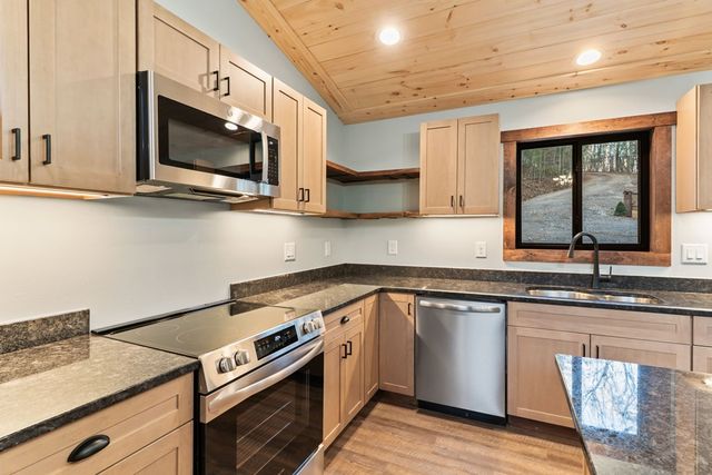 307 Ross Road, Mineral Bluff, GA 30559