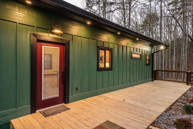 307 Ross Road, Mineral Bluff, GA 30559