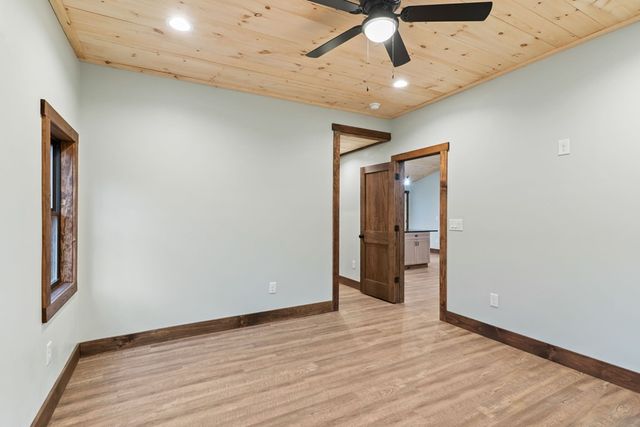 307 Ross Road, Mineral Bluff, GA 30559