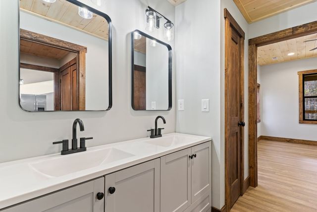 307 Ross Road, Mineral Bluff, GA 30559