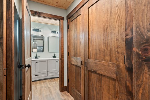 307 Ross Road, Mineral Bluff, GA 30559