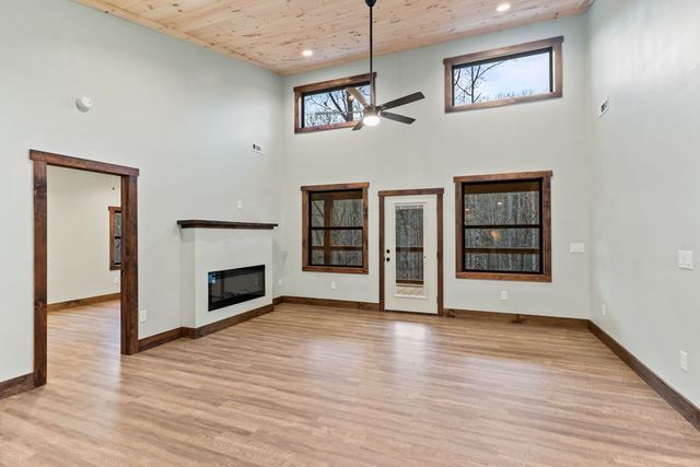 307 Ross Road, Mineral Bluff, GA 30559