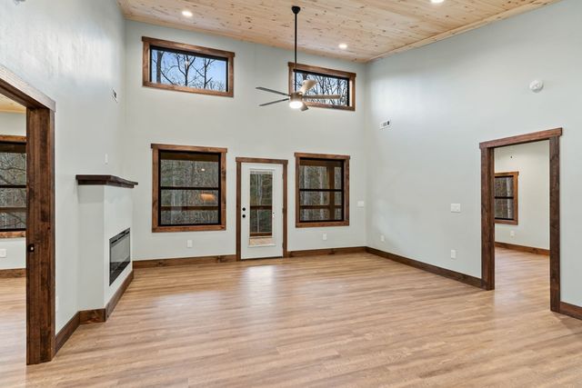 307 Ross Road, Mineral Bluff, GA 30559