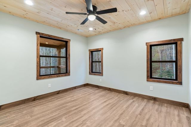 307 Ross Road, Mineral Bluff, GA 30559