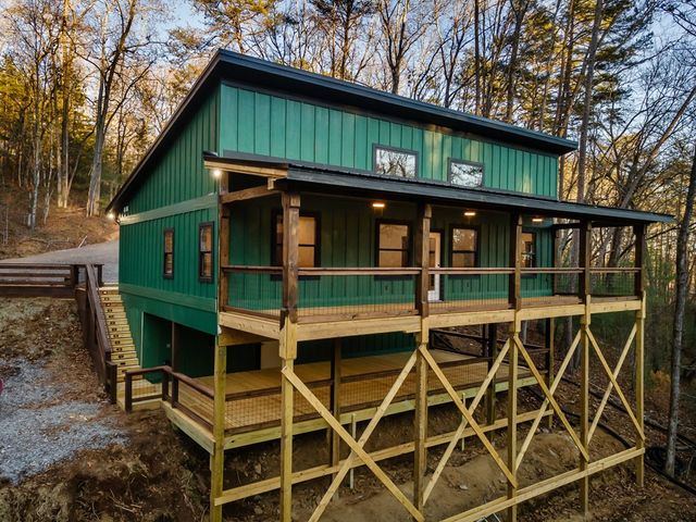 307 Ross Road, Mineral Bluff, GA 30559