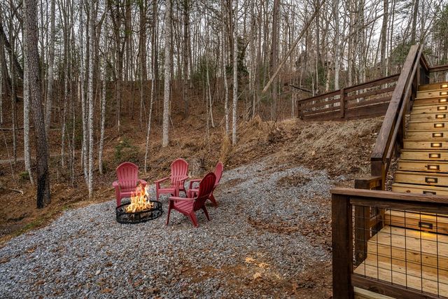 307 Ross Road, Mineral Bluff, GA 30559