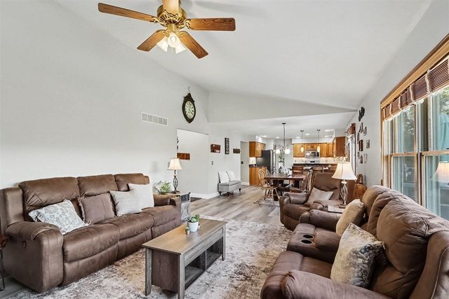 10154 Paw Paw Lake Drive, Mattawan, MI 49071