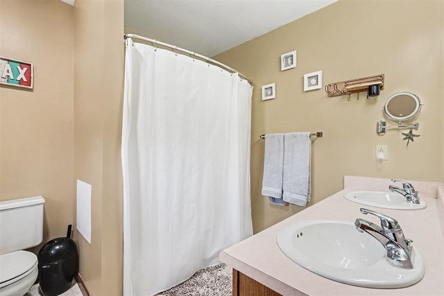 10154 Paw Paw Lake Drive, Mattawan, MI 49071
