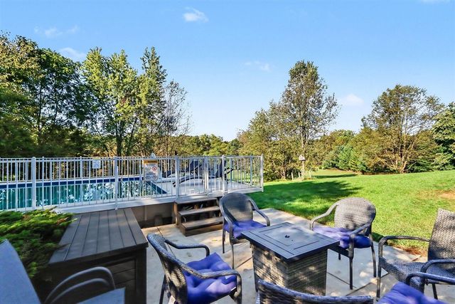 10154 Paw Paw Lake Drive, Mattawan, MI 49071