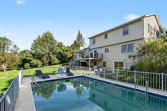 10154 Paw Paw Lake Drive, Mattawan, MI 49071