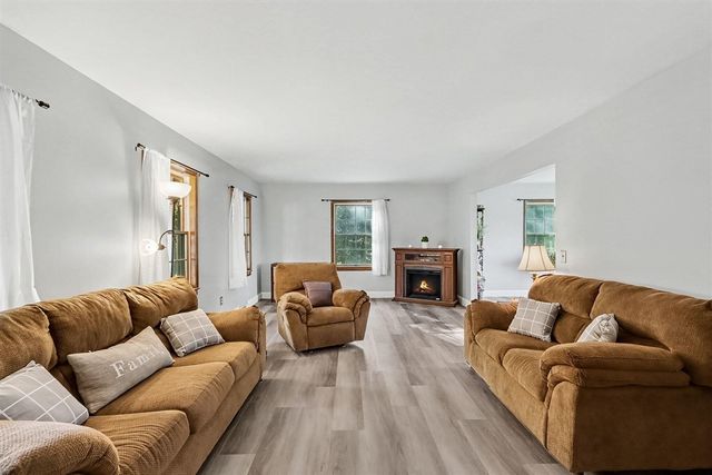 10154 Paw Paw Lake Drive, Mattawan, MI 49071