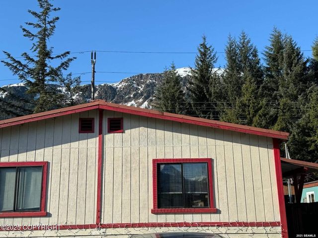 6306 Gull Way, Juneau, AK 99801