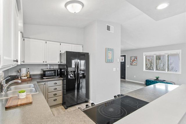 6028 Saddle Ridge, Portage, WI 53901