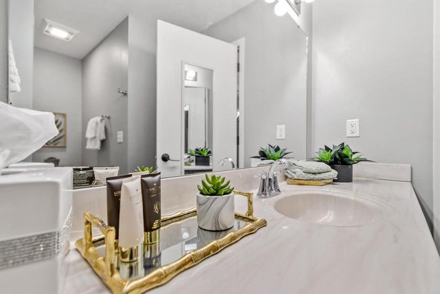 6028 Saddle Ridge, Portage, WI 53901