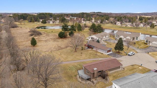 6028 Saddle Ridge, Portage, WI 53901