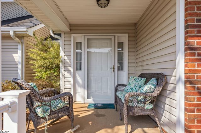 223 Woodruff Park Lane, Simpsonville, SC 29681