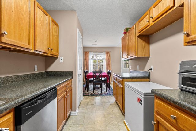 223 Woodruff Park Lane, Simpsonville, SC 29681