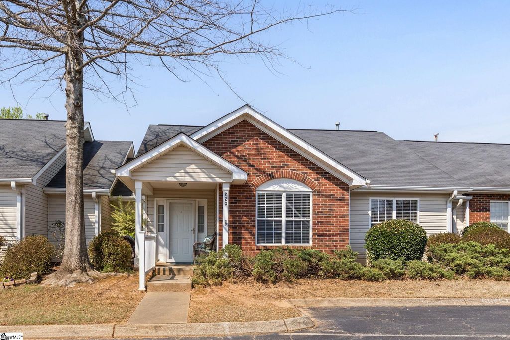223 Woodruff Park Lane, Simpsonville, SC 29681