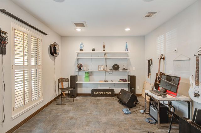 5623 Bermuda Dunes Drive, Houston, TX 77069