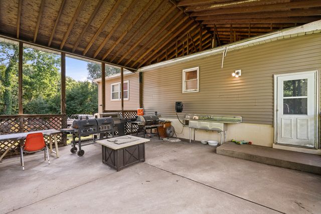 515 8TH Street, Silvis, IL 61282