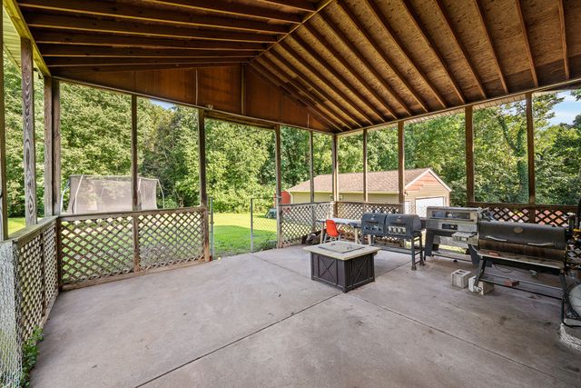 515 8TH Street, Silvis, IL 61282