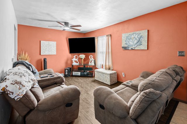 515 8TH Street, Silvis, IL 61282