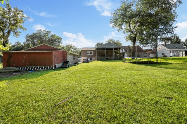 515 8TH Street, Silvis, IL 61282
