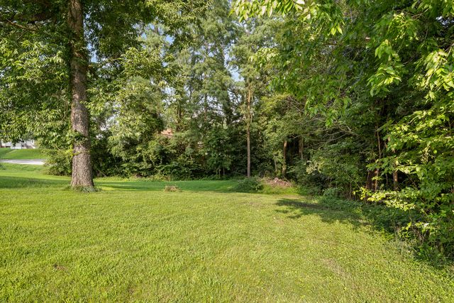 515 8TH Street, Silvis, IL 61282