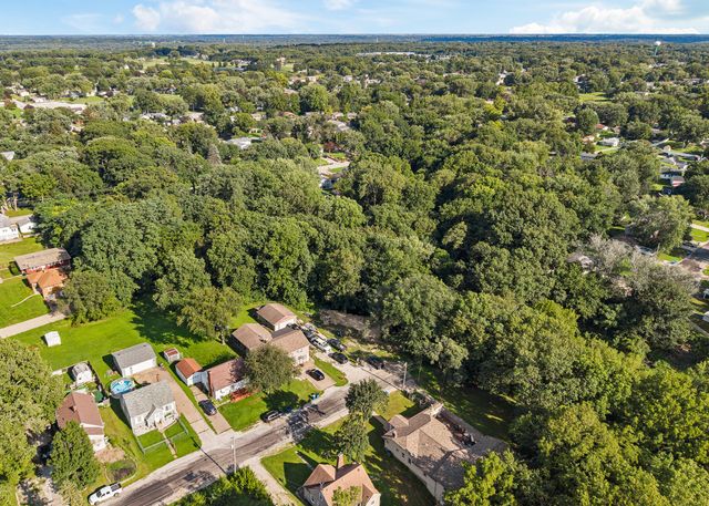 515 8TH Street, Silvis, IL 61282