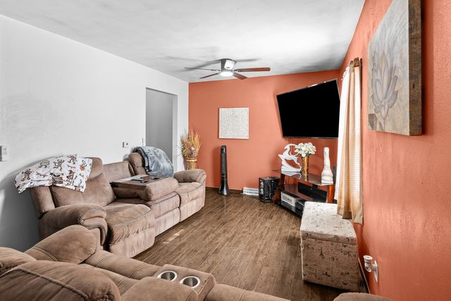 515 8TH Street, Silvis, IL 61282