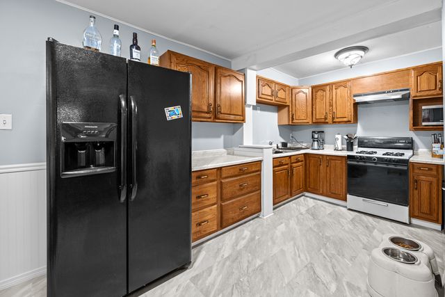 515 8TH Street, Silvis, IL 61282