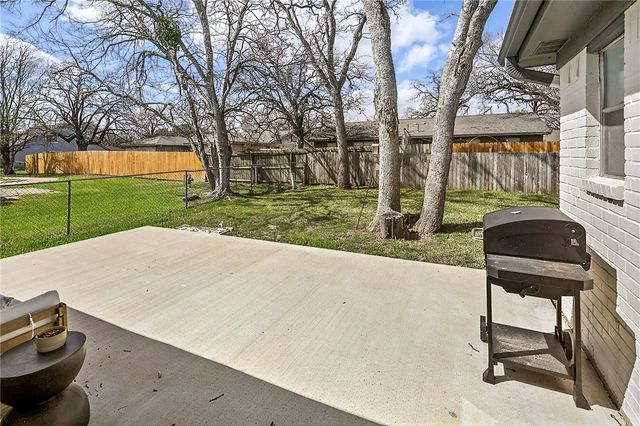 1203 Hawk Tree Drive, College Station, TX 77845