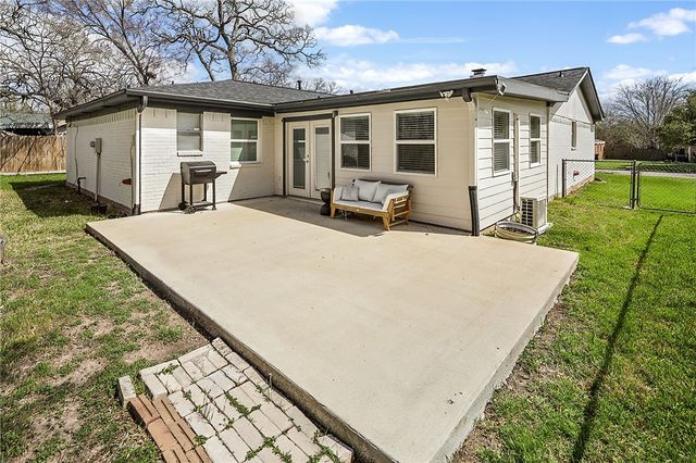 1203 Hawk Tree Drive, College Station, TX 77845