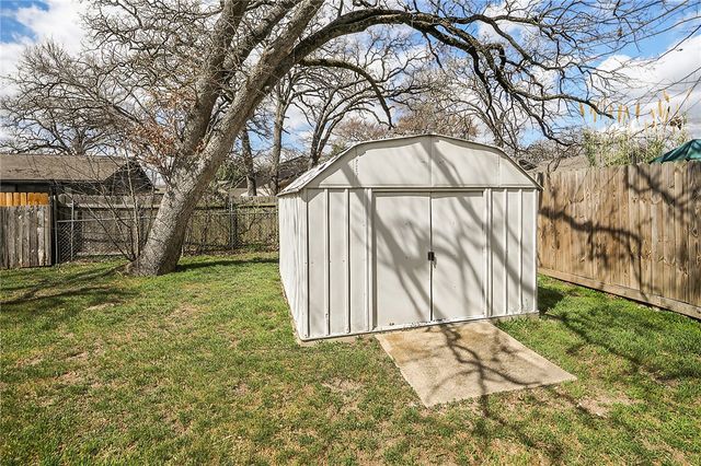 1203 Hawk Tree Drive, College Station, TX 77845