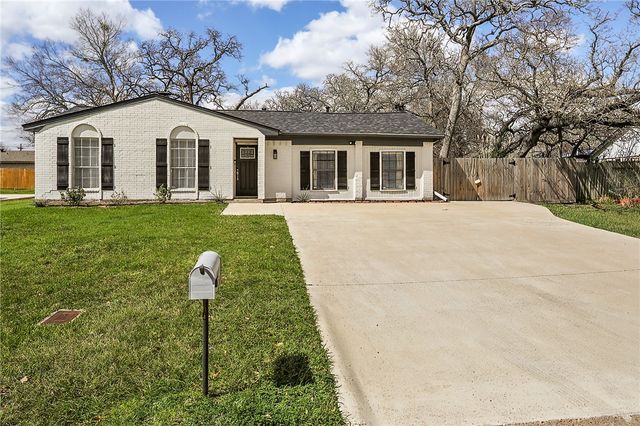 1203 Hawk Tree Drive, College Station, TX 77845