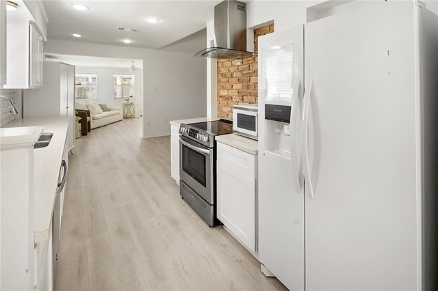 1203 Hawk Tree Drive, College Station, TX 77845