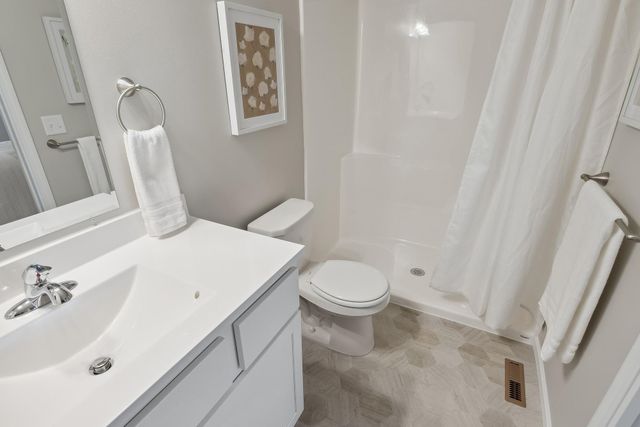 6818 376th Street, North Branch, MN 55056