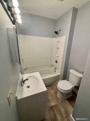 411 Main Street 1, Cromwell, CT 06416