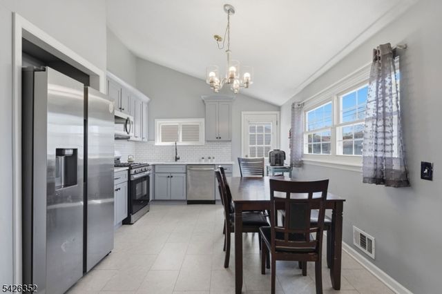 86 Westminster Rd, Woodbridge Twp., NJ 07067