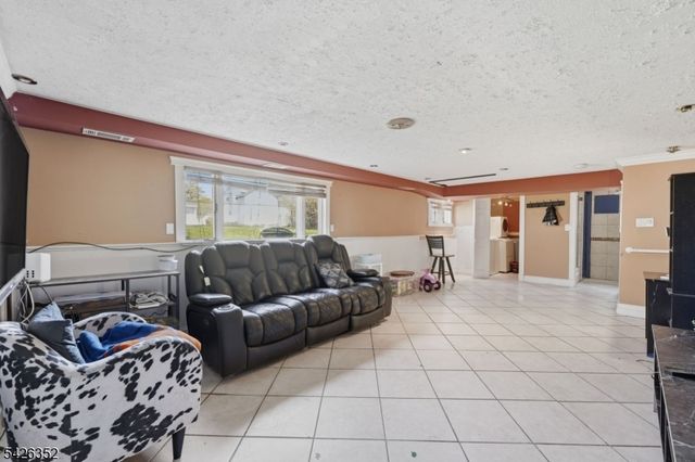 86 Westminster Rd, Woodbridge Twp., NJ 07067