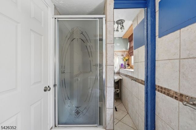 86 Westminster Rd, Woodbridge Twp., NJ 07067