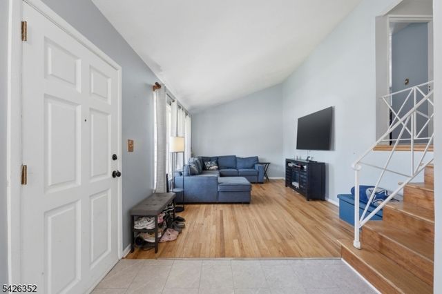 86 Westminster Rd, Woodbridge Twp., NJ 07067